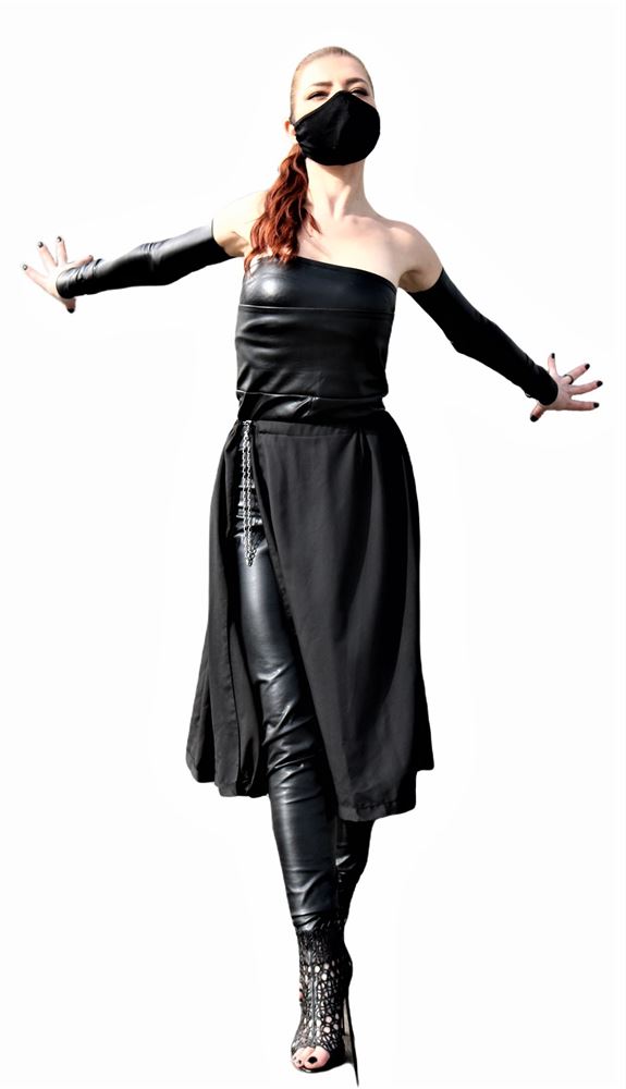 Transformable black skirt